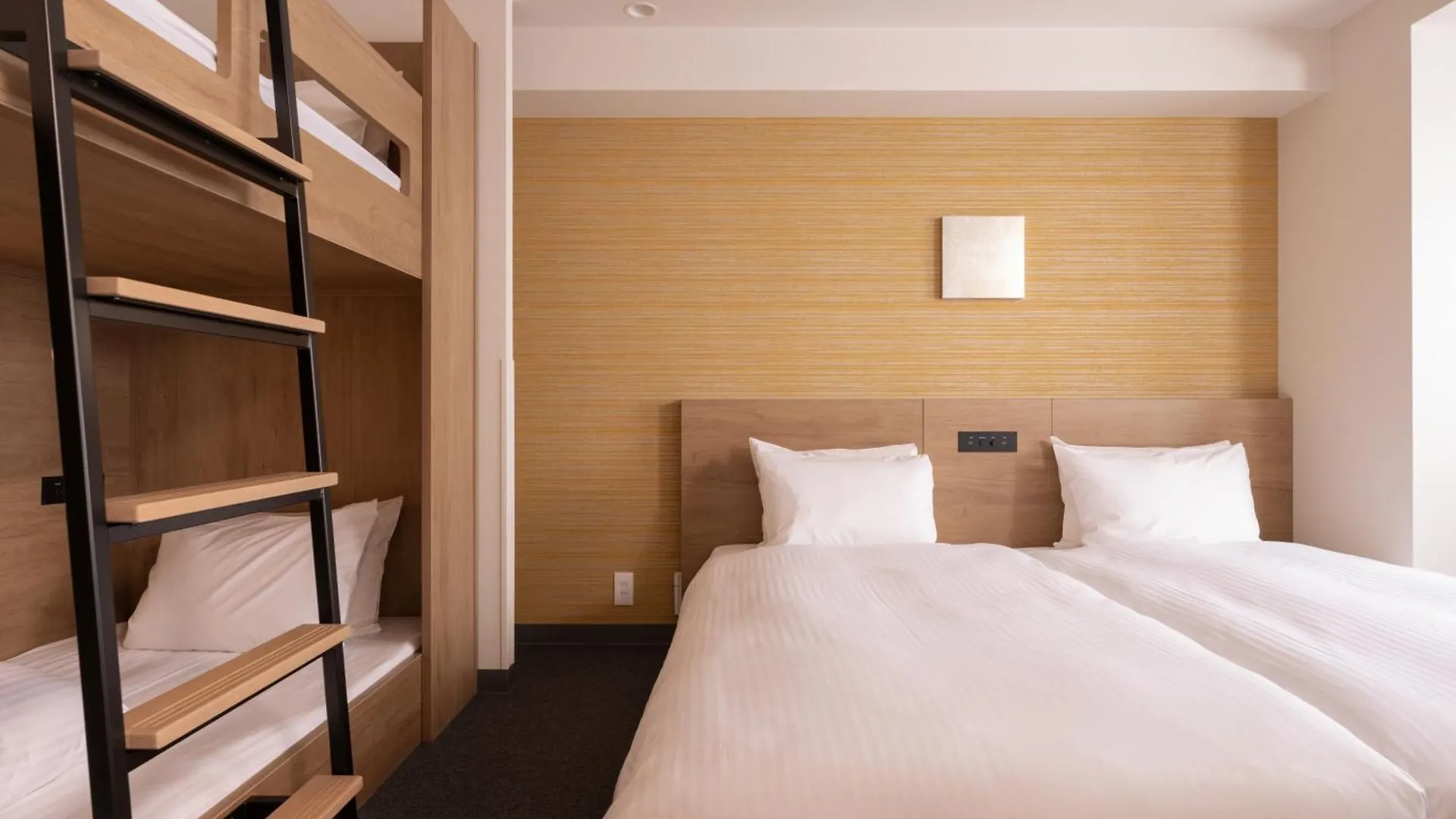Mimaru Osaka Shinsaibashi North Hotel 4*,  Japan
