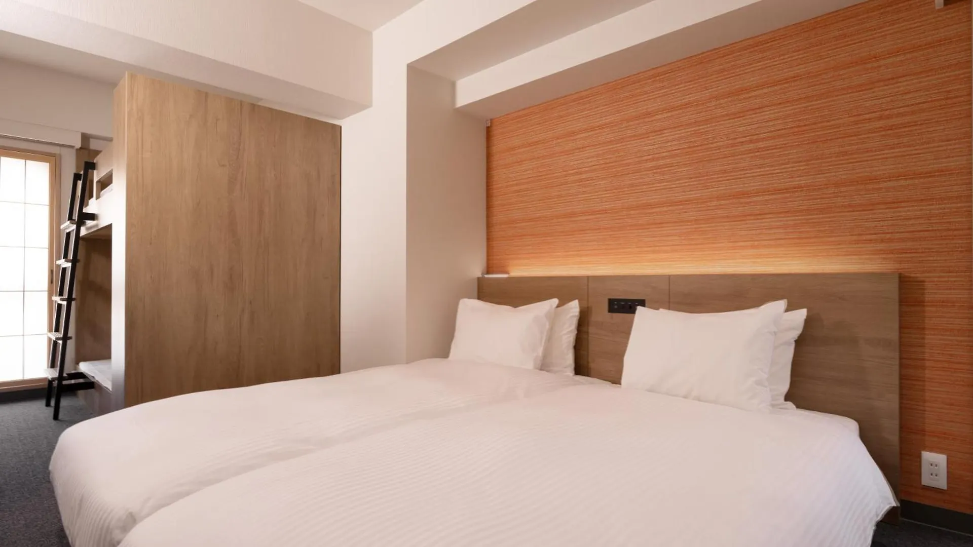 Mimaru Osaka Shinsaibashi North Hotel 4*,  Japan